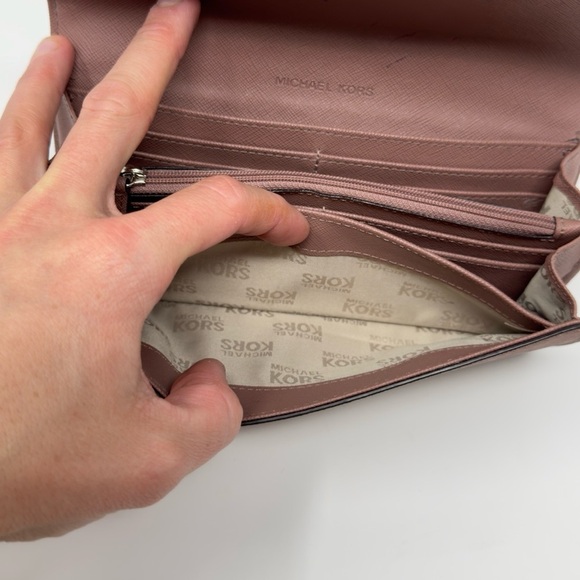 MICHAEL Michael Kors Jet Set Travel Carryall Dusty Rose Saffiano Leather Wallet - Picture 7 of 9